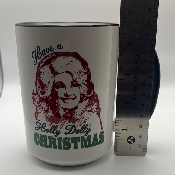 Holly Dolly Christmas Mug Dolly Parton - Picture 13 of 13